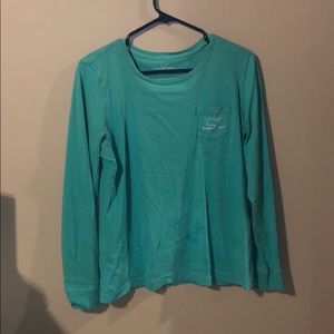 Vineyard vines tee